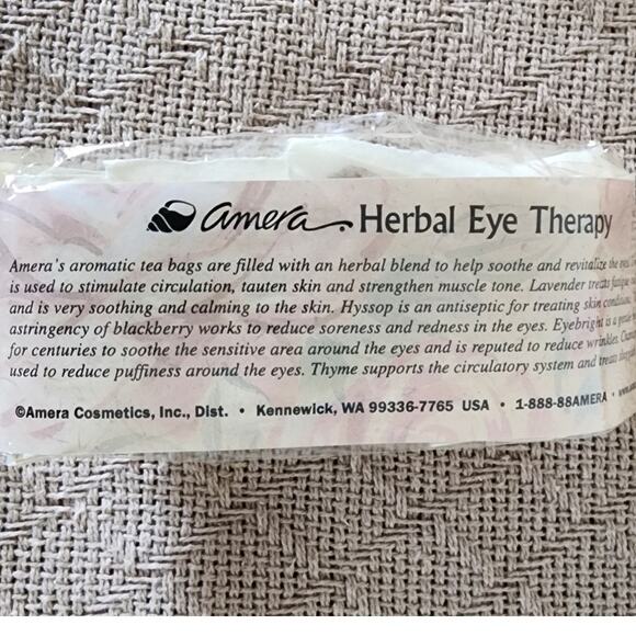 Relax and Detox with Purity Ancient Mineral Salts Aroma Sea bath Gift Set 4 oz. - Picture 4 of 9